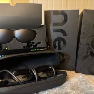 Black Smart Glasses with Case